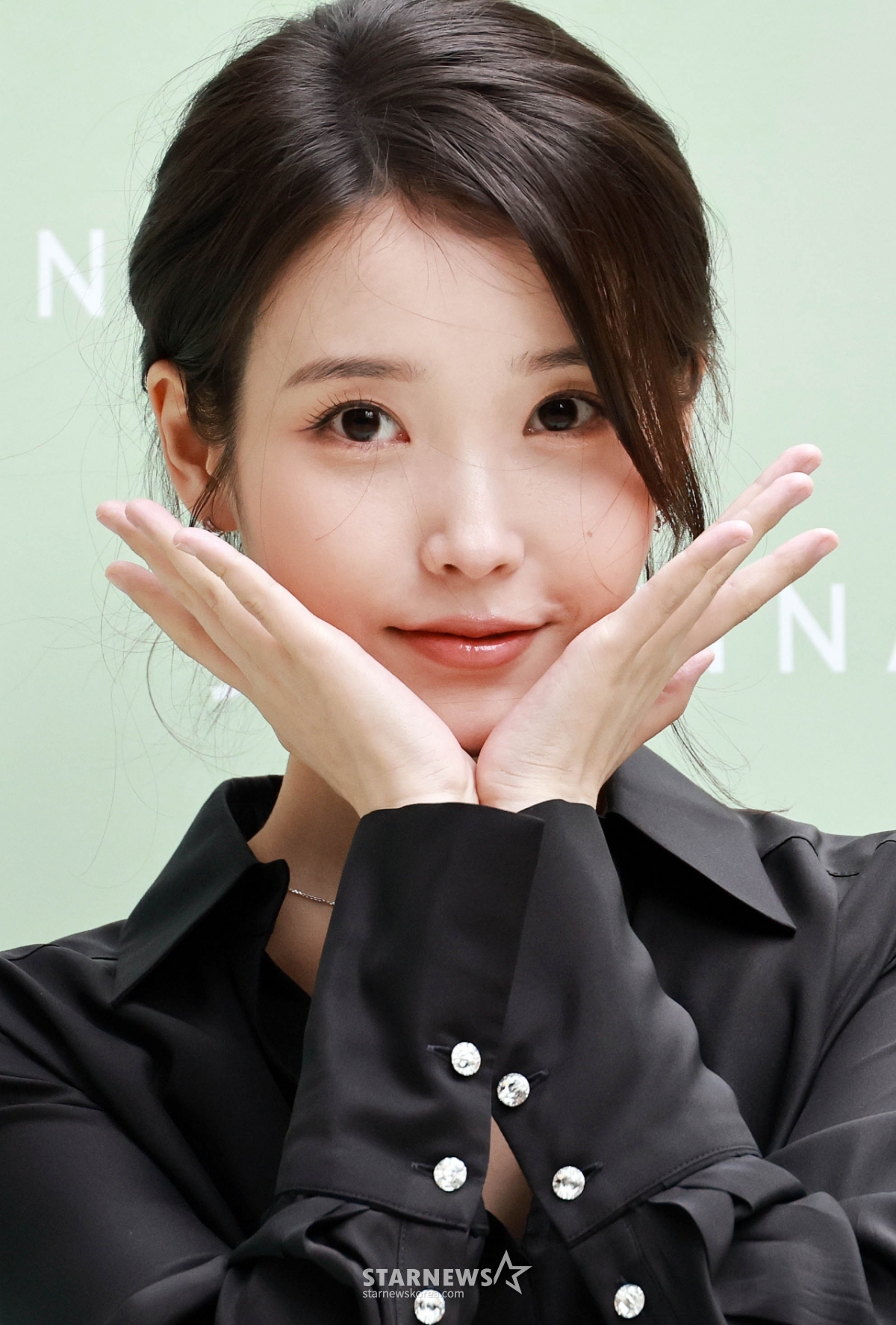 아이유 '여기에요~'[★포토]