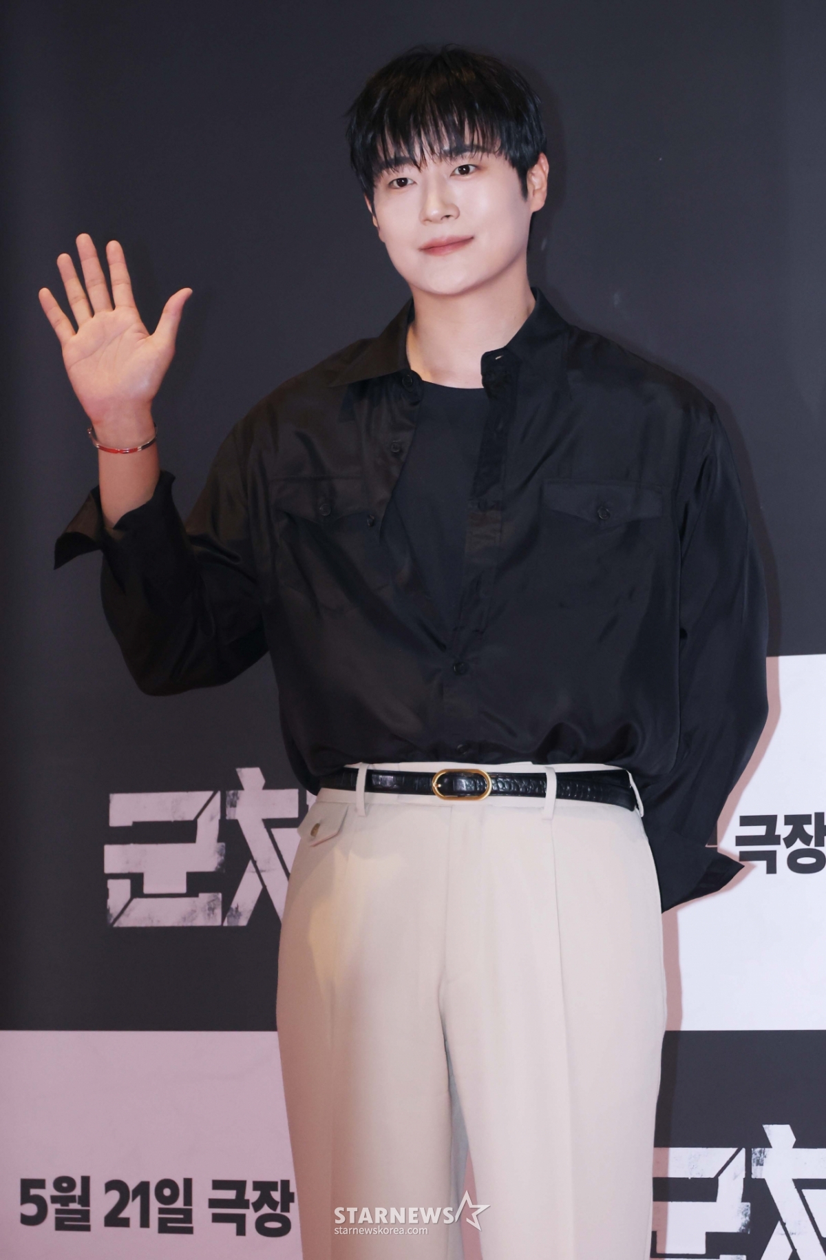 차서원 '여유로운 손인사'[★포토]
