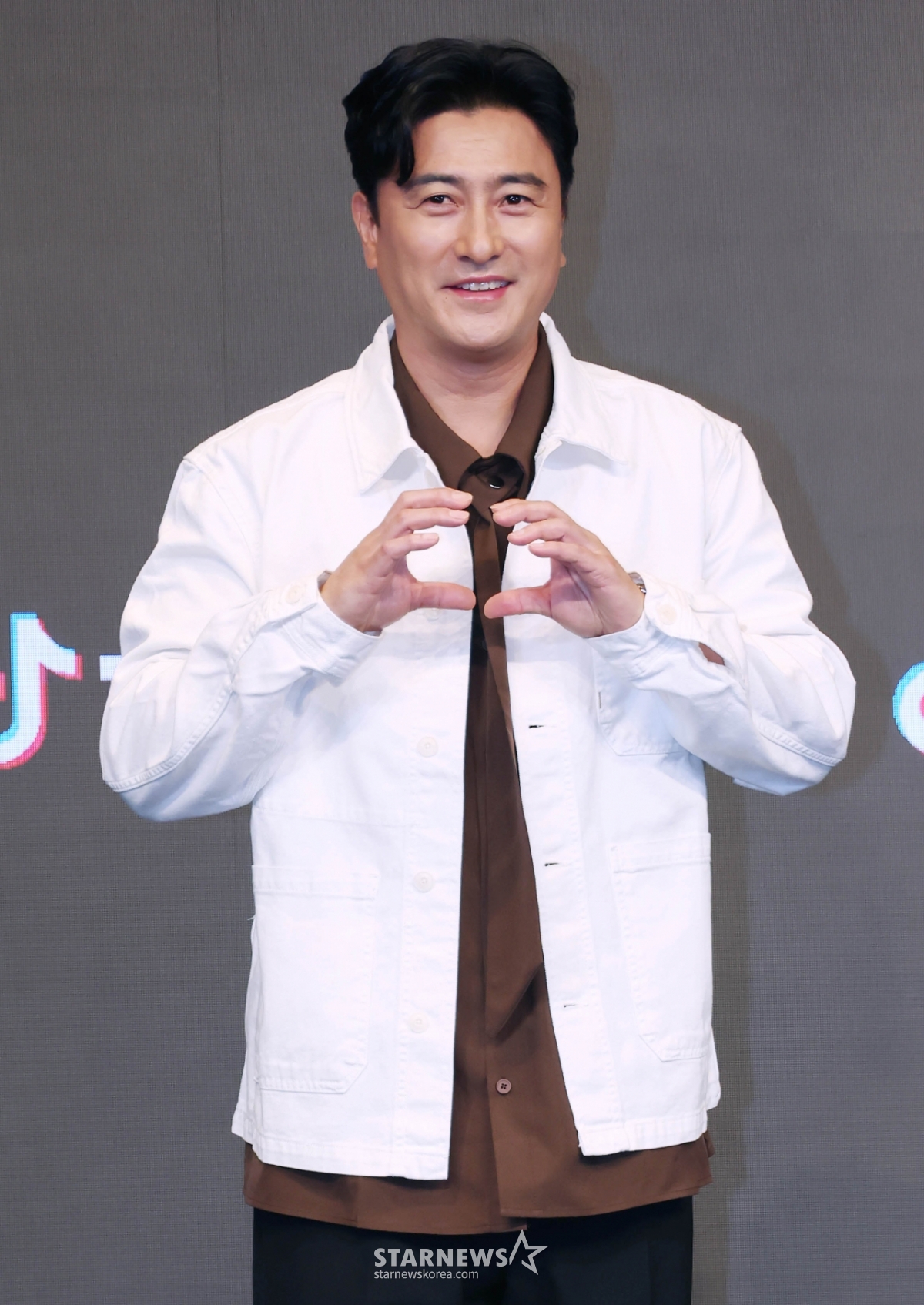 안정환 '티키타카쇼, 꼭 보세요'[★포토]