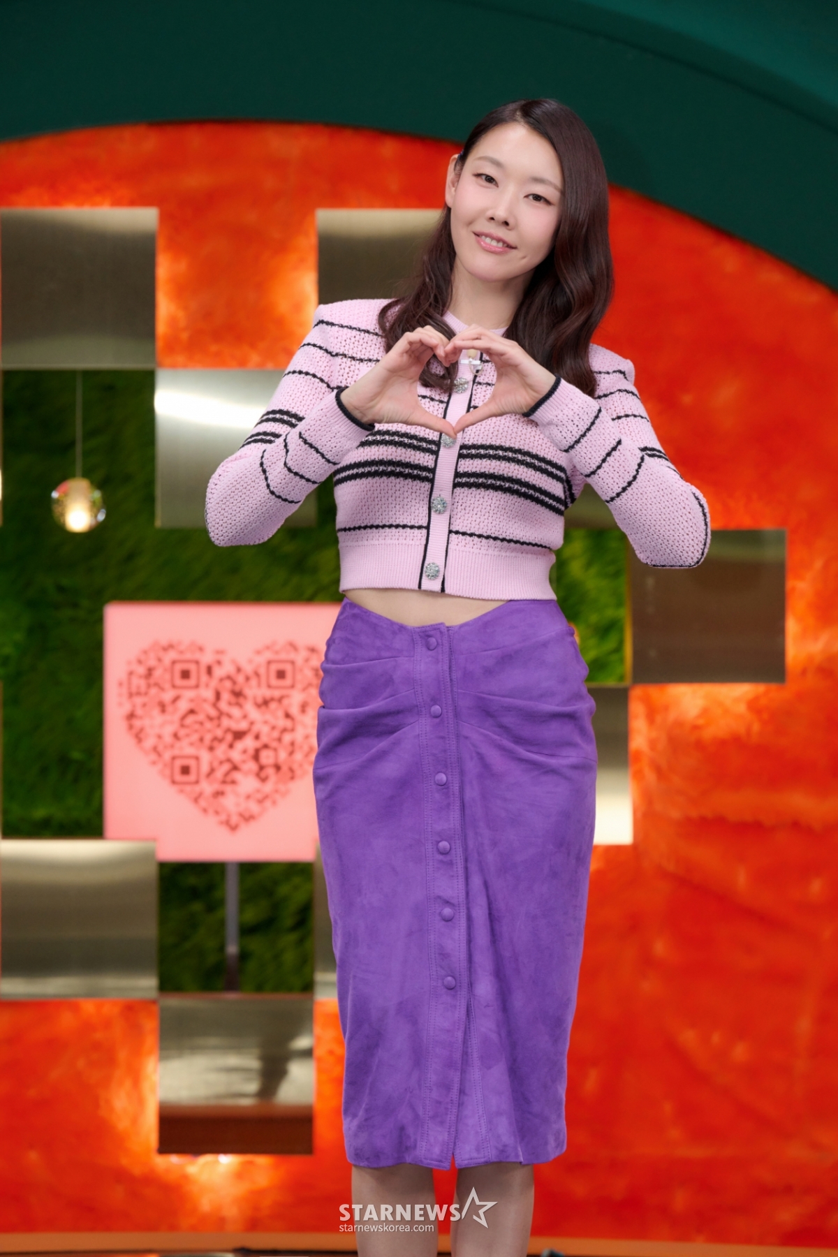 한혜진 '사랑스런 손하트'[★포토]