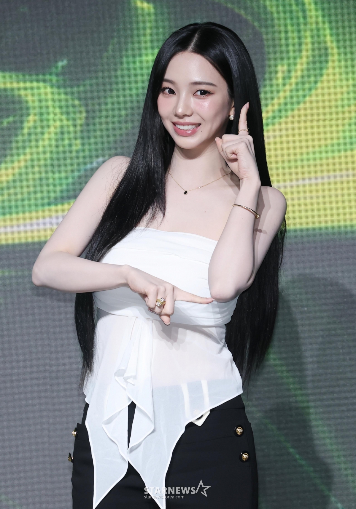 에스파 카리나 '표정은 깜찍하게'[★포토]