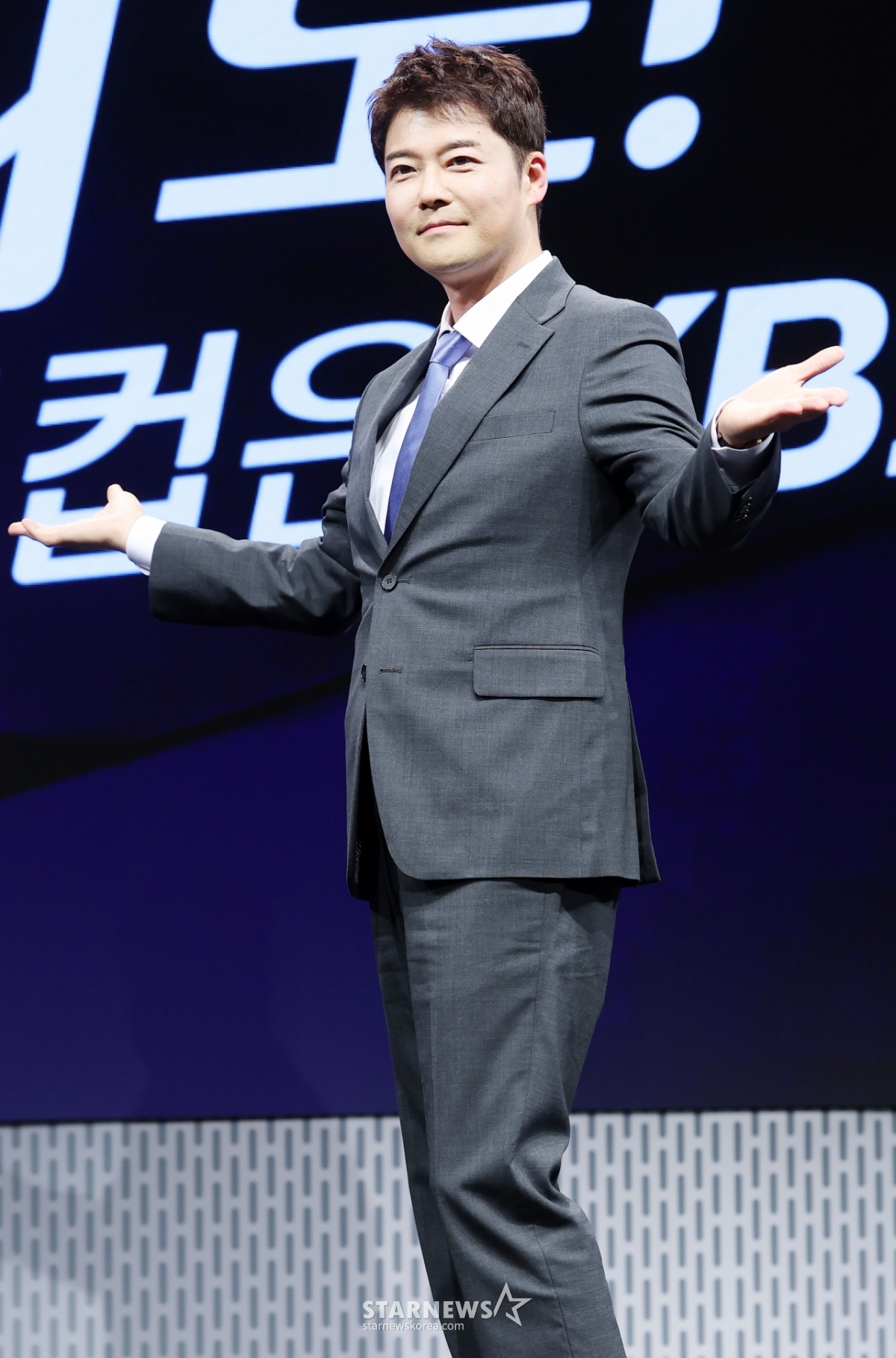 전현무, KBS 신입 캐스터 인사드립니다[★포토]