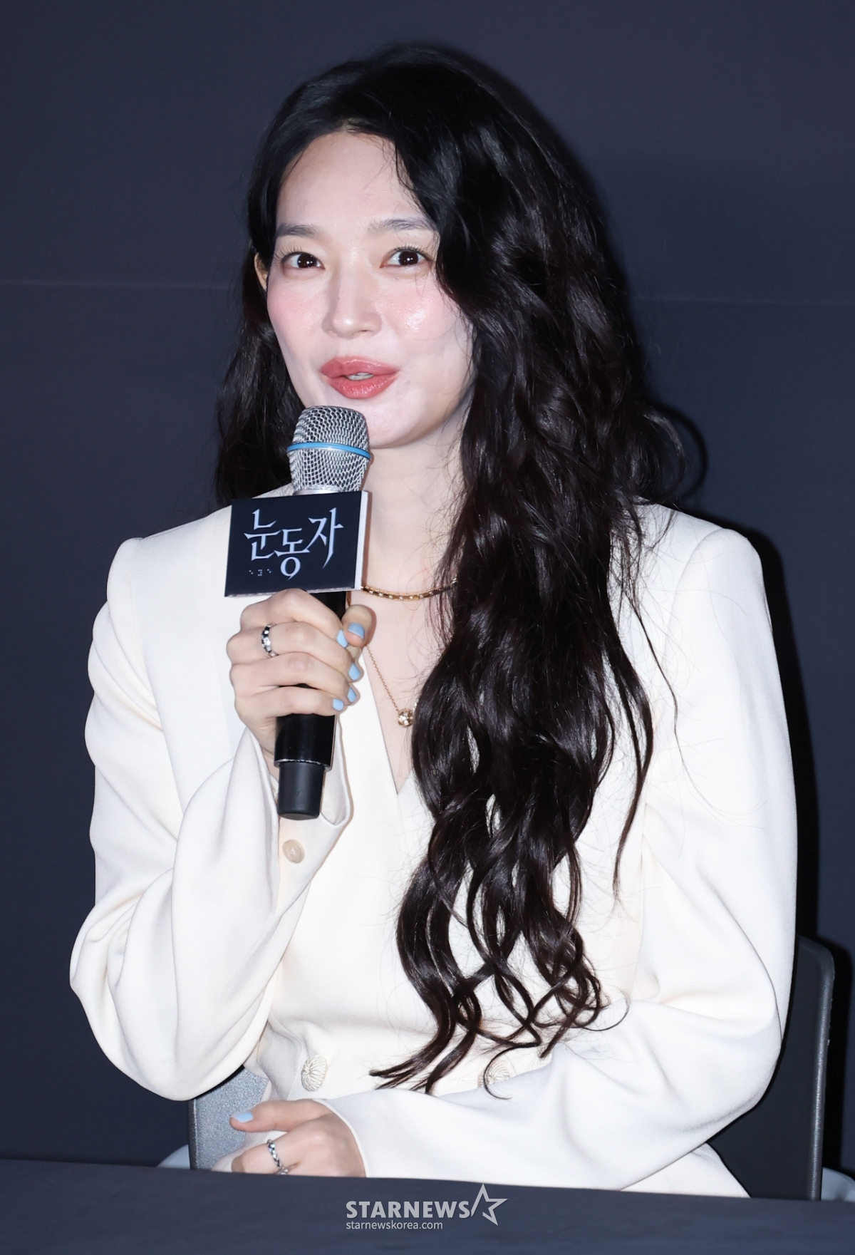 신민아 '눈동자, 기대해도 좋아요'[★포토]