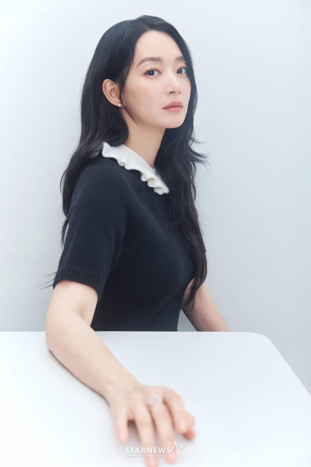 신민아 '시크한 눈빛'[★포토]