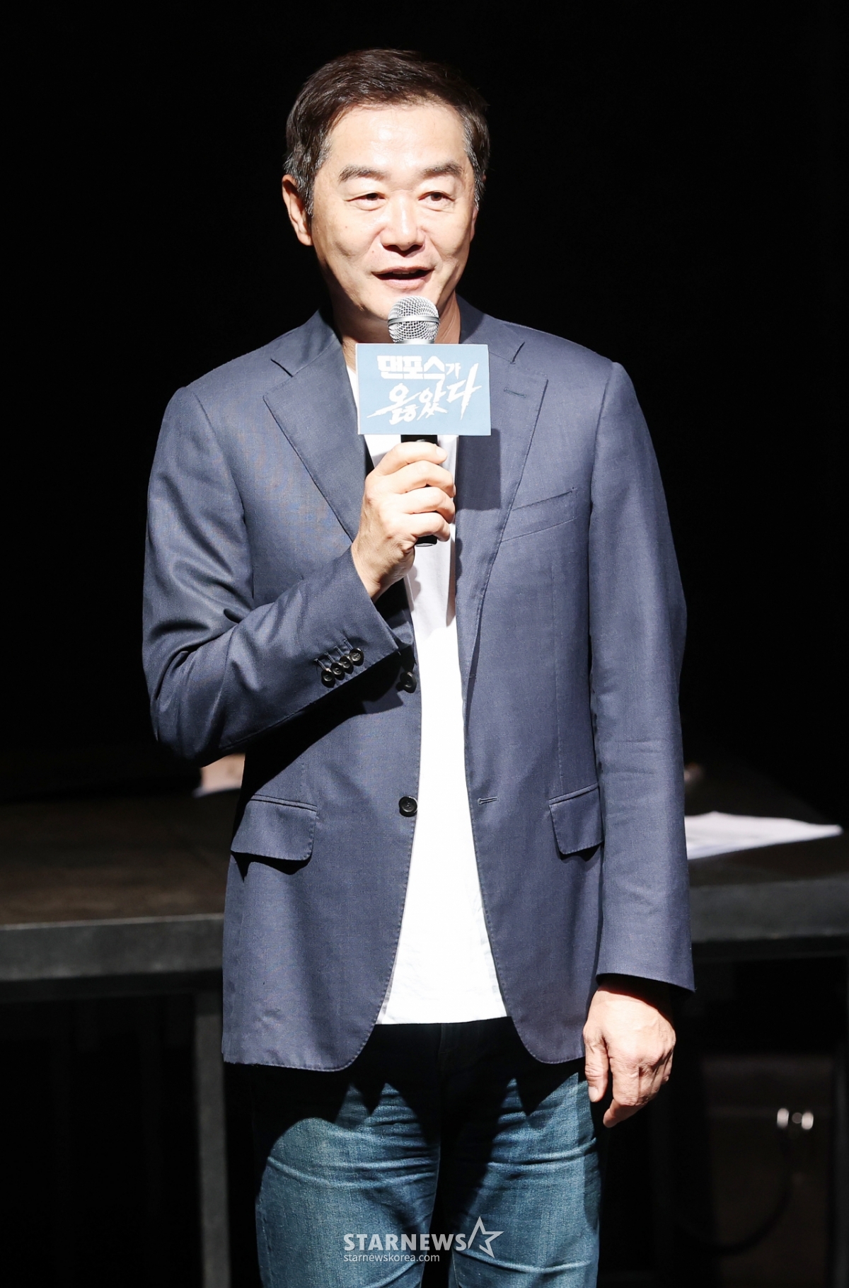 연극 '댄포스가 옳았다' 연출의 장진 감독[★포토]