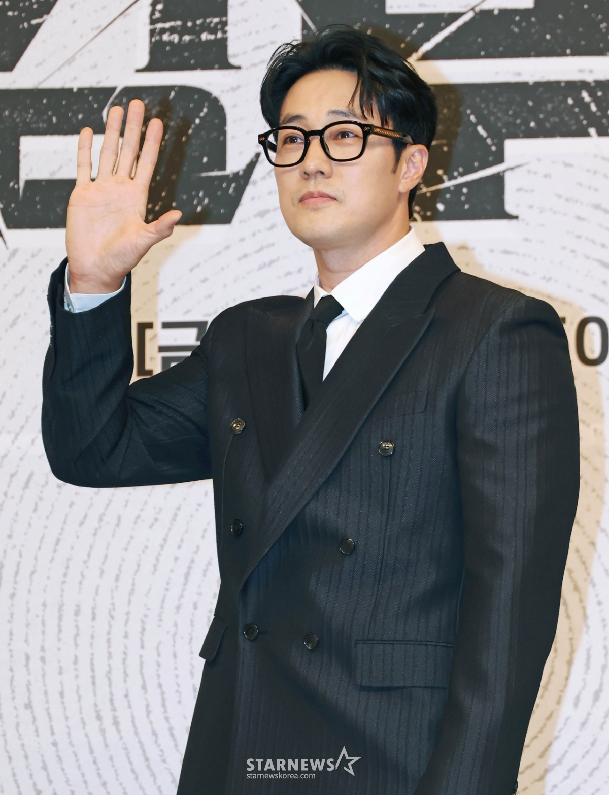소지섭 '김부장 손인사'[★포토]