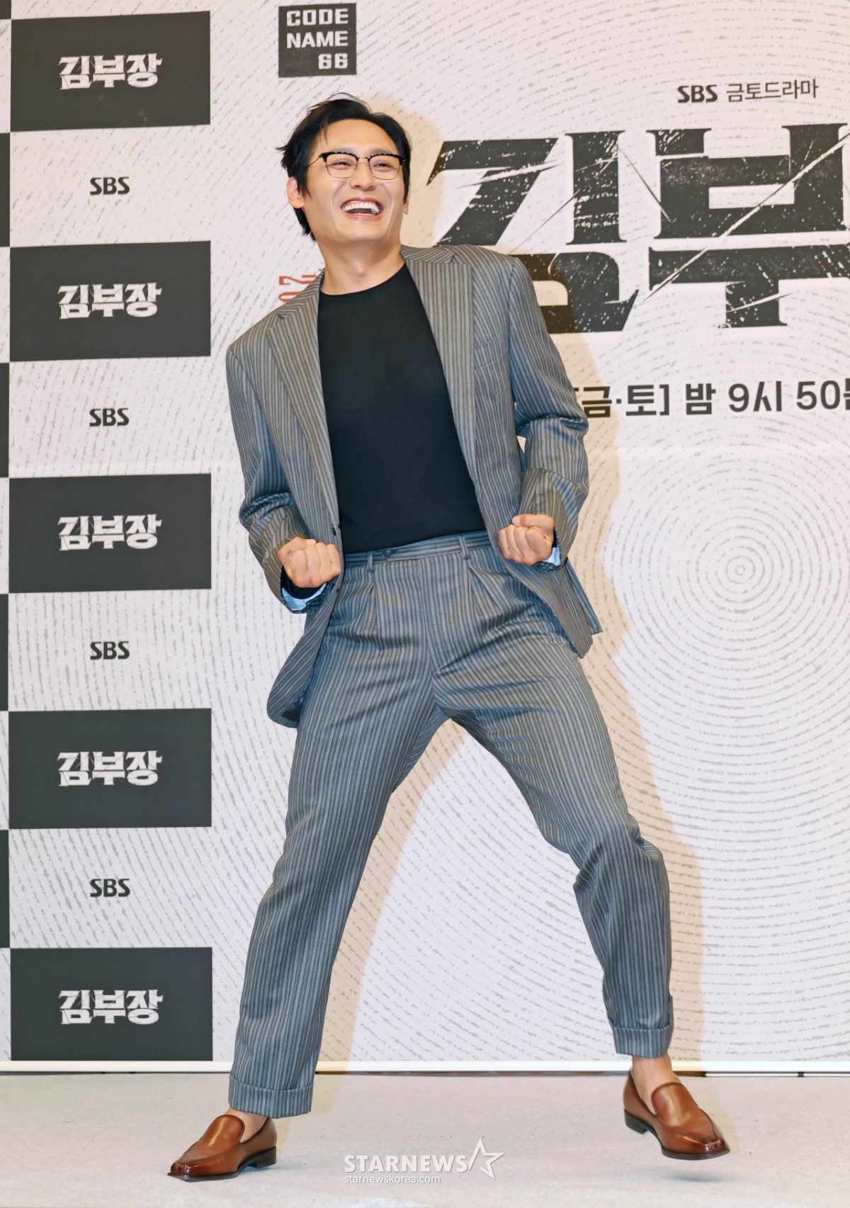최대훈 '춤 추는거 아니에요'[★포토]