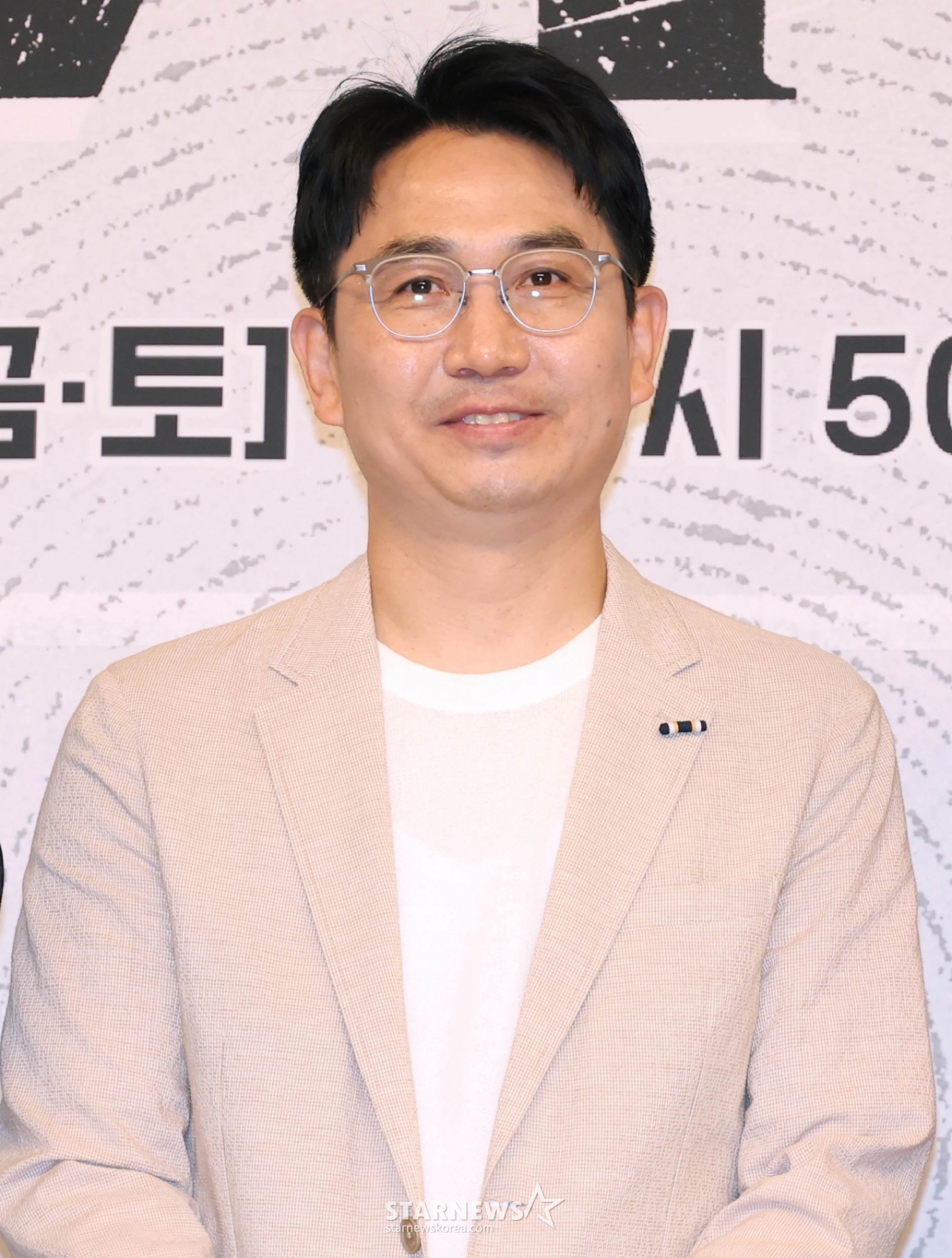 포즈 취하는 '김부장' 이승영 감독[★포토]