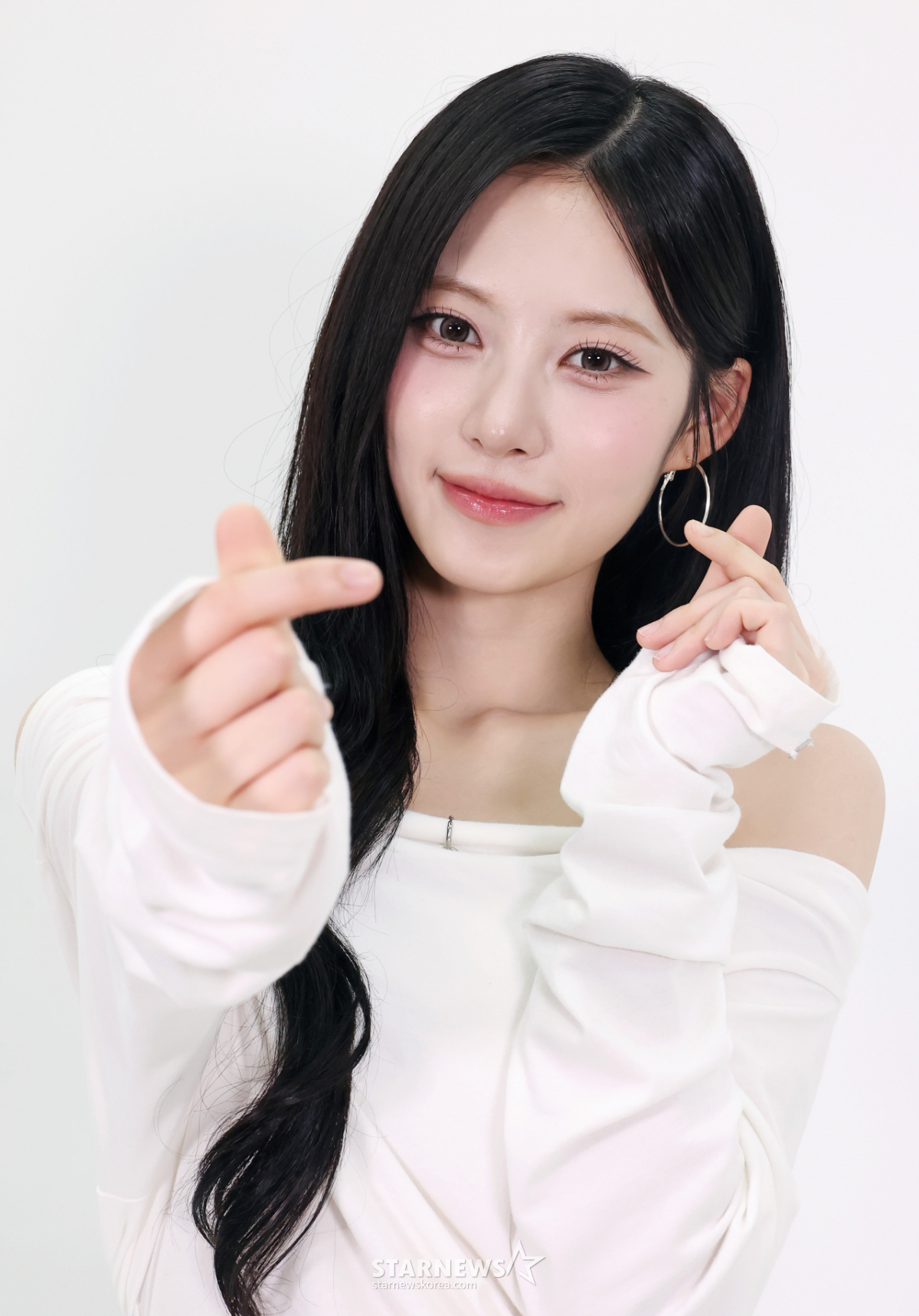 리센느 리브 '매혹적인 손하트'[★포토]