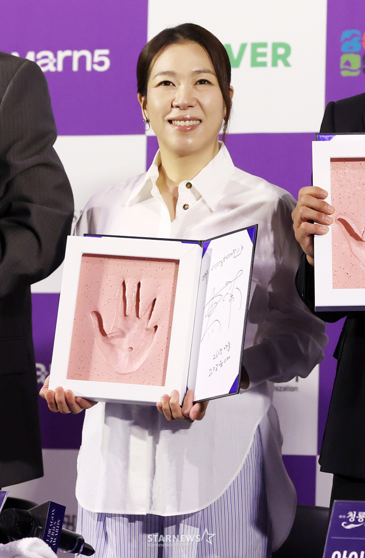 염혜란, 핸드프린팅 남겨요[★포토]