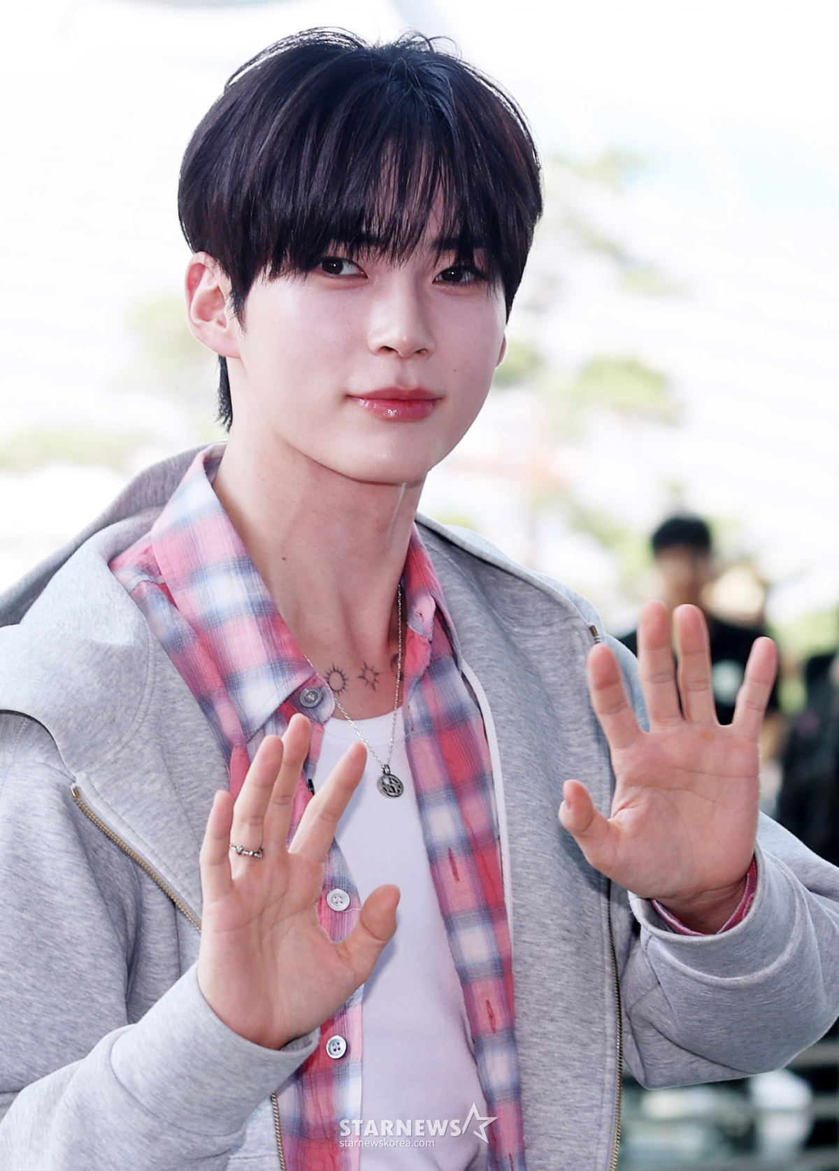 성한빈, 눈에 띄는 목 아래 타투[★포토]