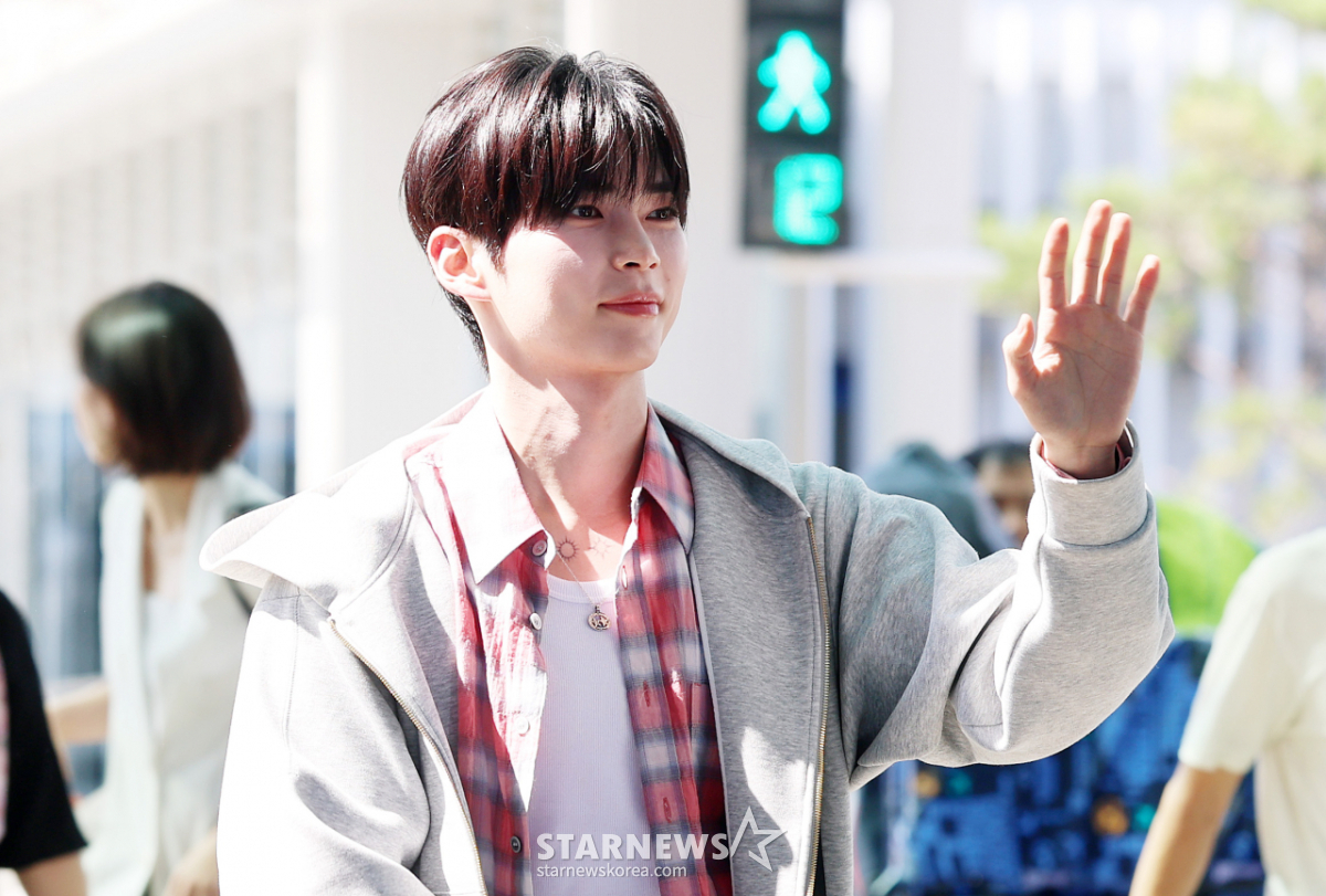 성한빈, 여름의 햇살 받으며 출국[★포토]