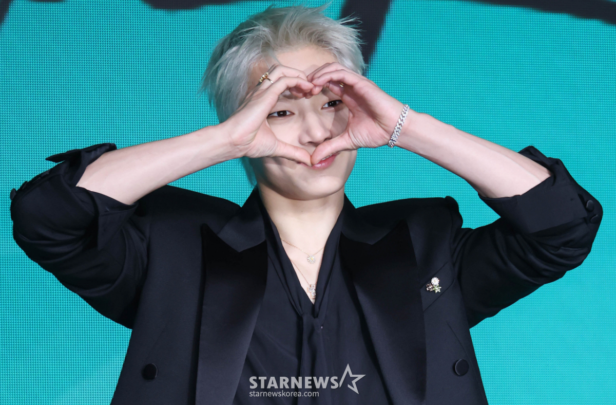 스키즈 아이엔 '깜찍한 손하트'[★포토]