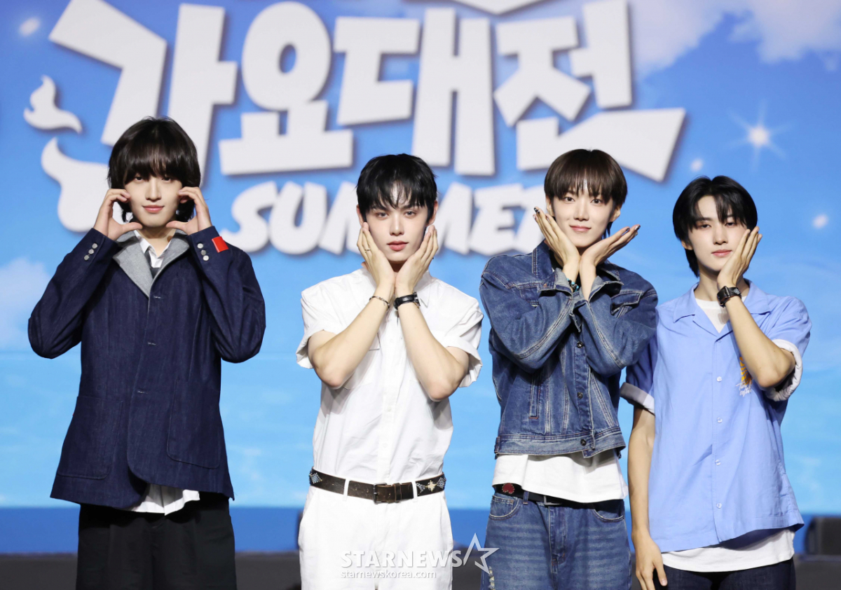 에이엠피 '포즈는 깜찍하게'[★포토]