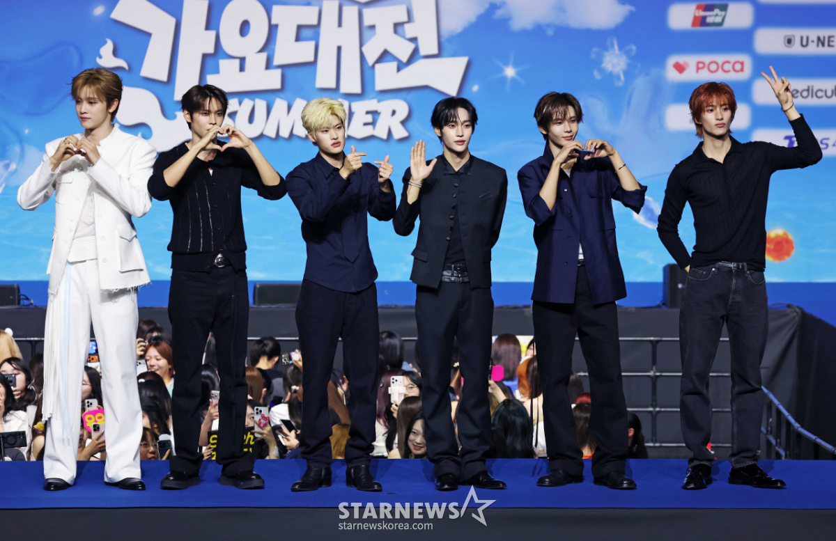 라이즈 '포즈는 여유롭게'[★포토]