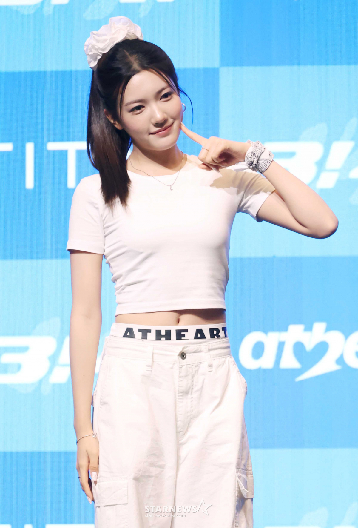 앳하트 서현 '깜찍 볼콕'[★포토]