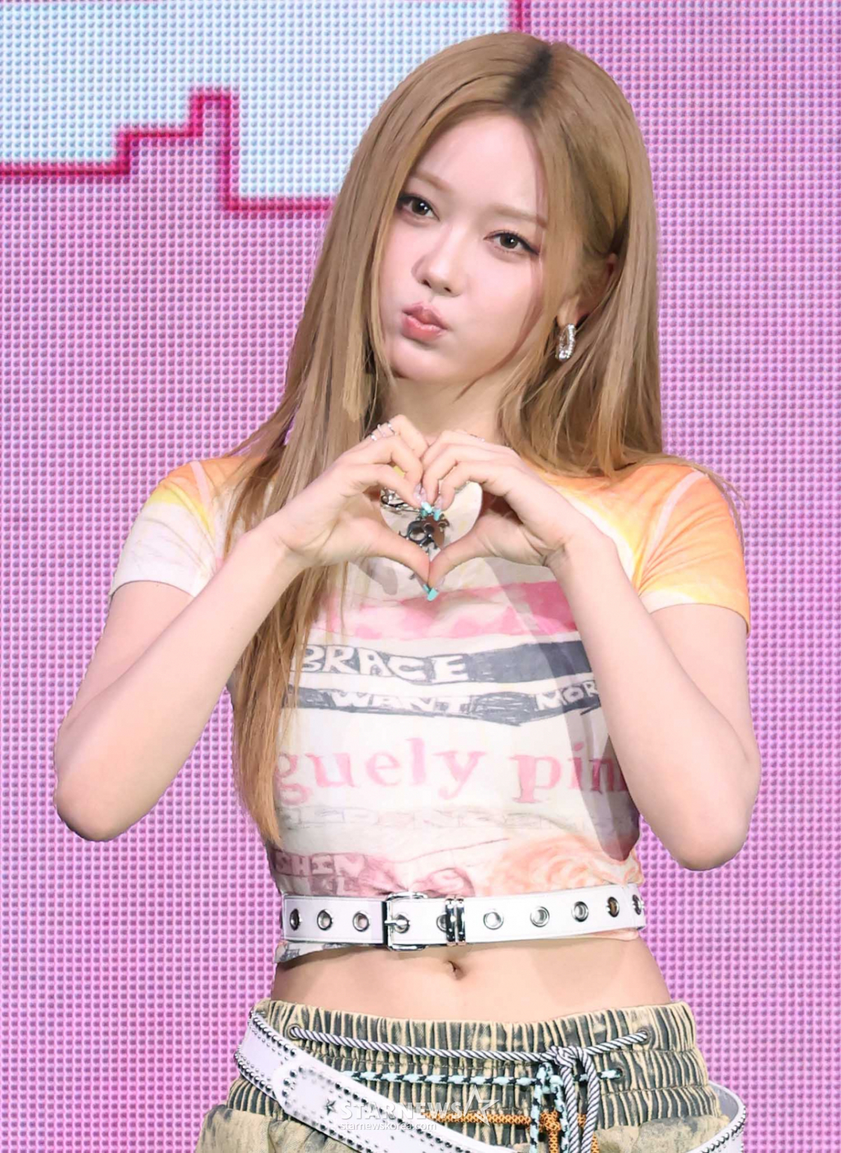 아워벌스데이 신혜원 '상큼 손하트'[★포토]