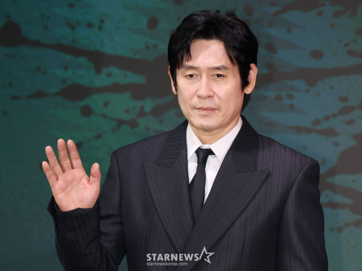 설경구 '중후한 손인사'[★포토]