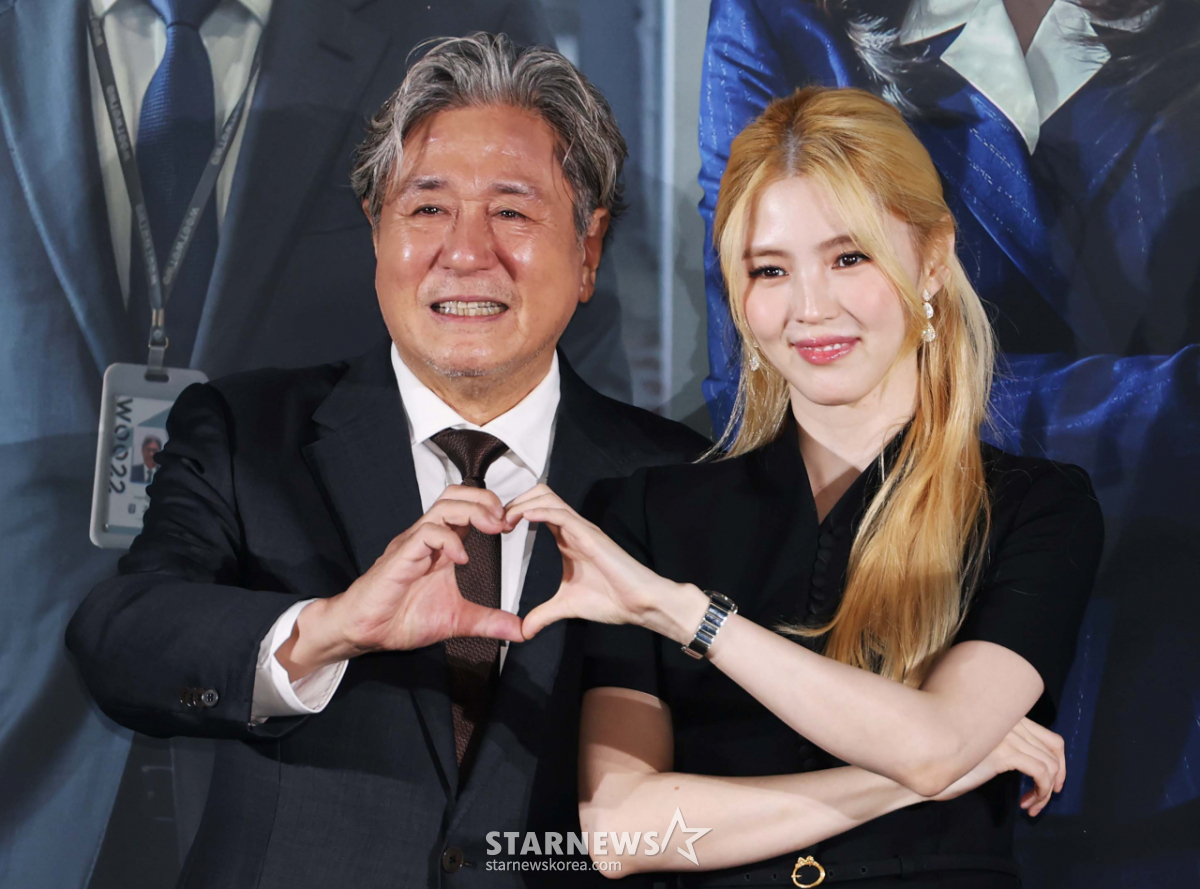 최민식-한소희 '인턴-CEO 케미, 기대하세요'[★포토]