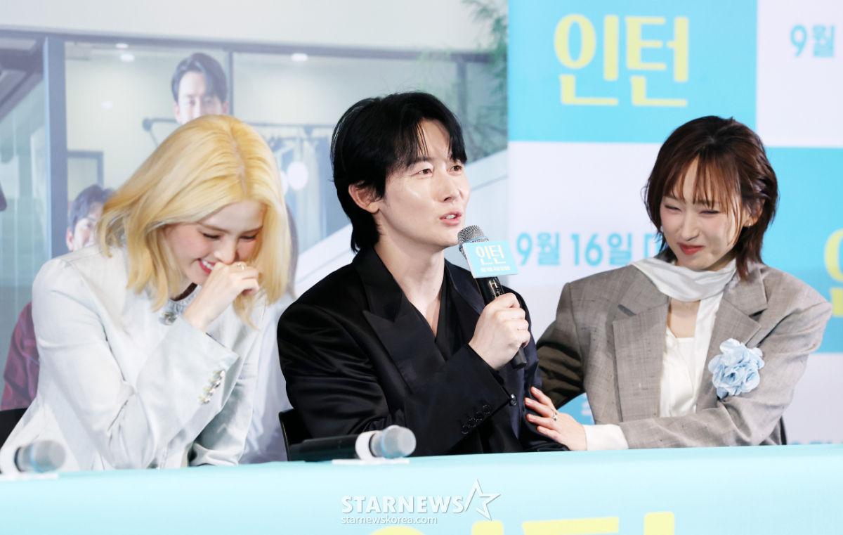 한소희-류혜영, 감동받은 김준한에 웃음[★포토]