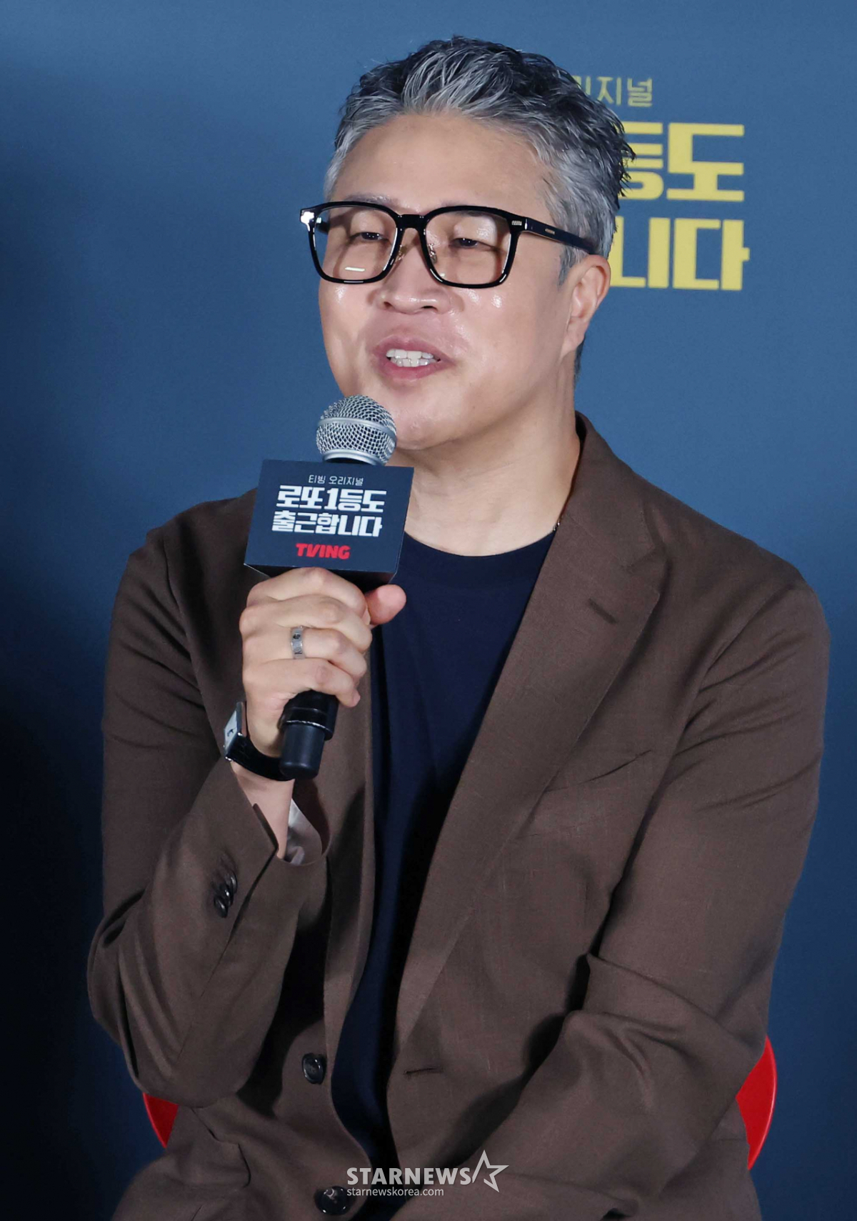 답변하는 '로또1등도 출근합니다' 윤영빈 감독[★포토]
