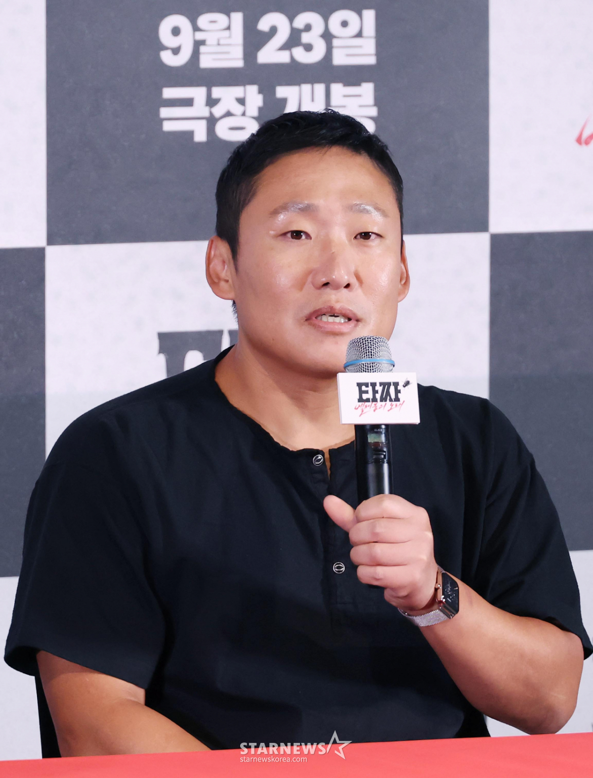 답변하는 '타짜: 벨제붑의 노래' 최국희 감독[★포토]