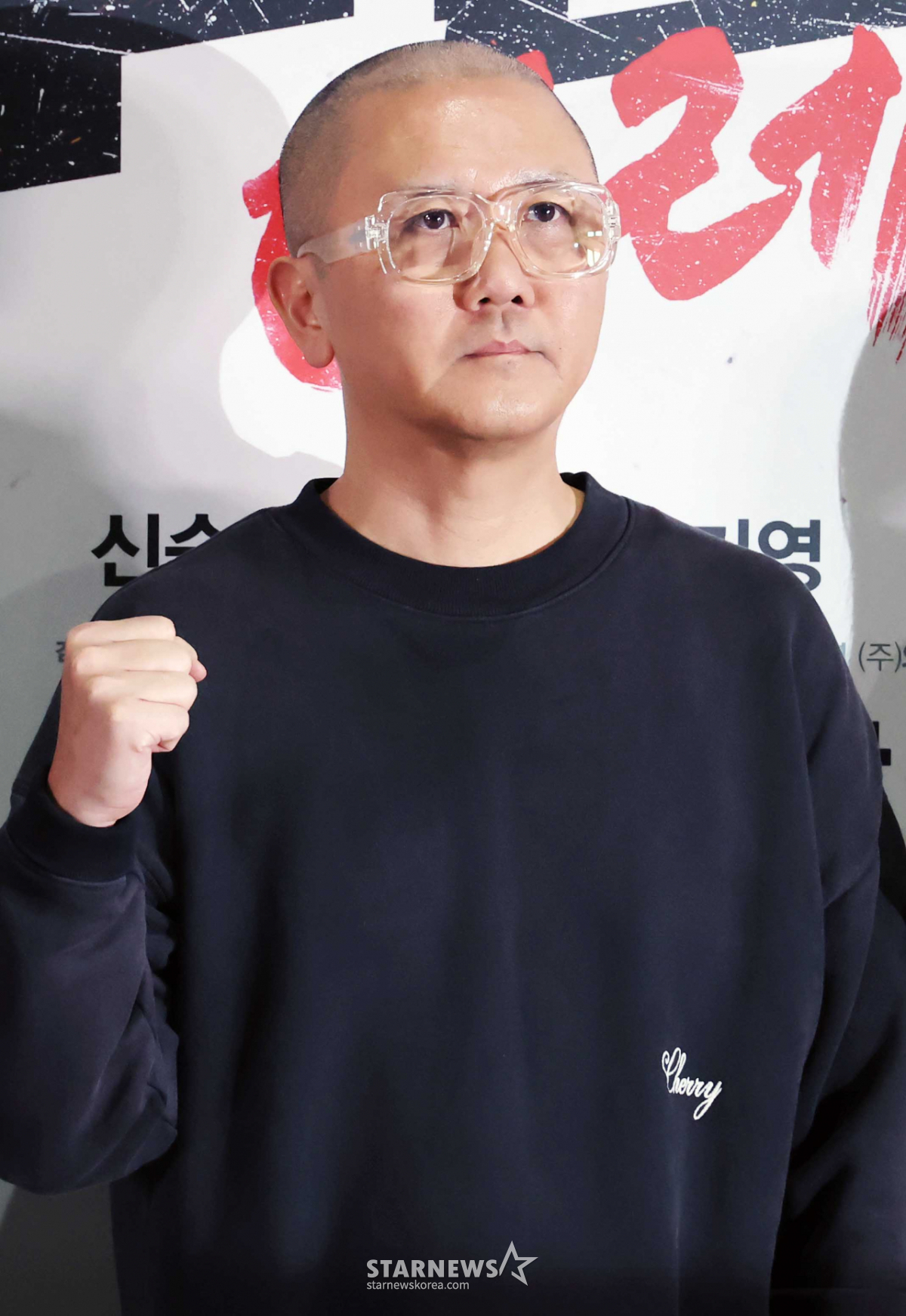 포즈 취하는 '부활남' 백종열 감독[★포토]
