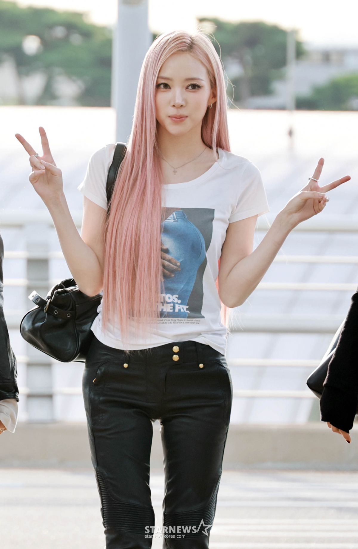 미야오 나린 '핑크빛 브이'[★포토]