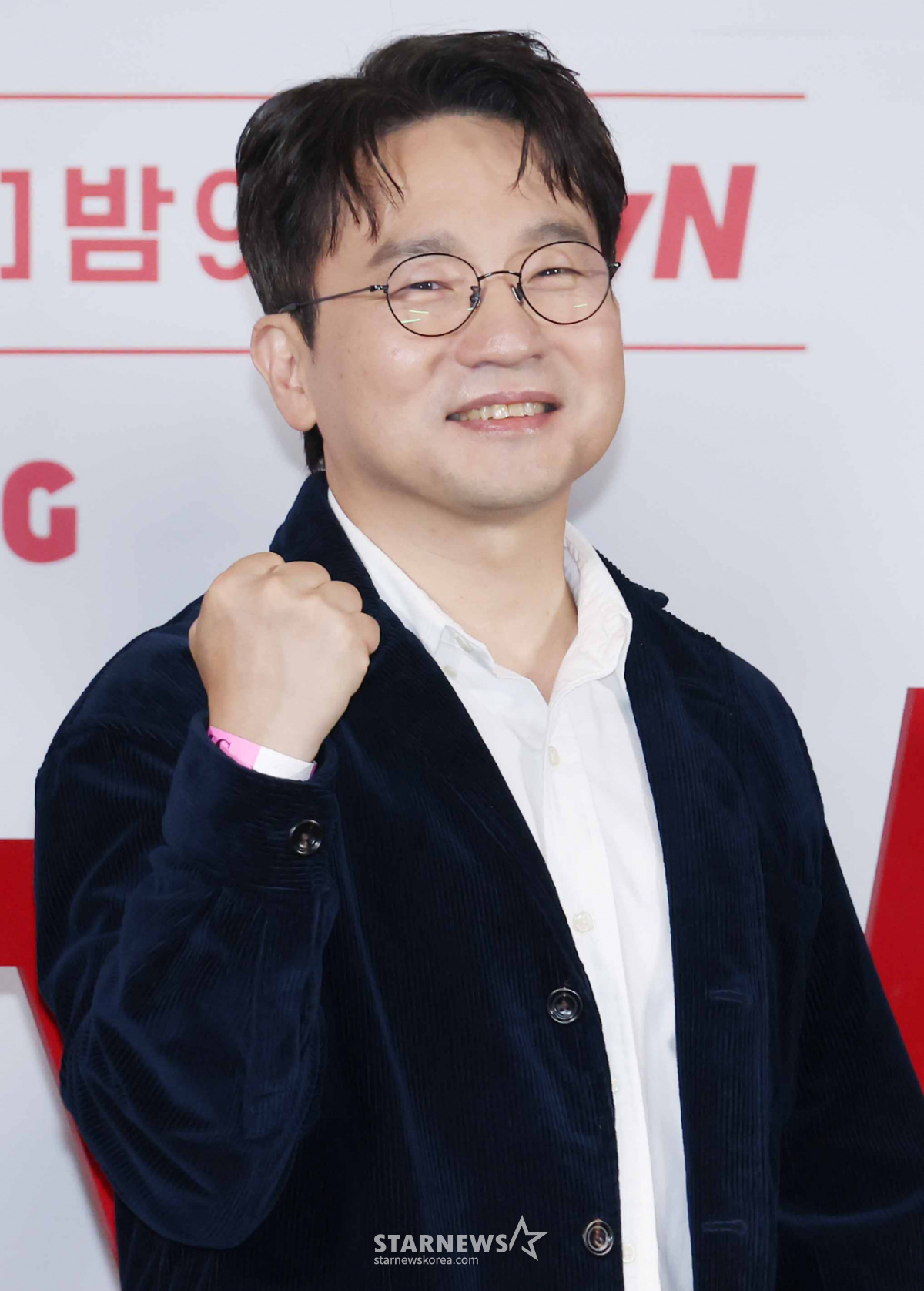 포즈 취하는 '100일의 거짓말' 유인식 감독[★포토]
