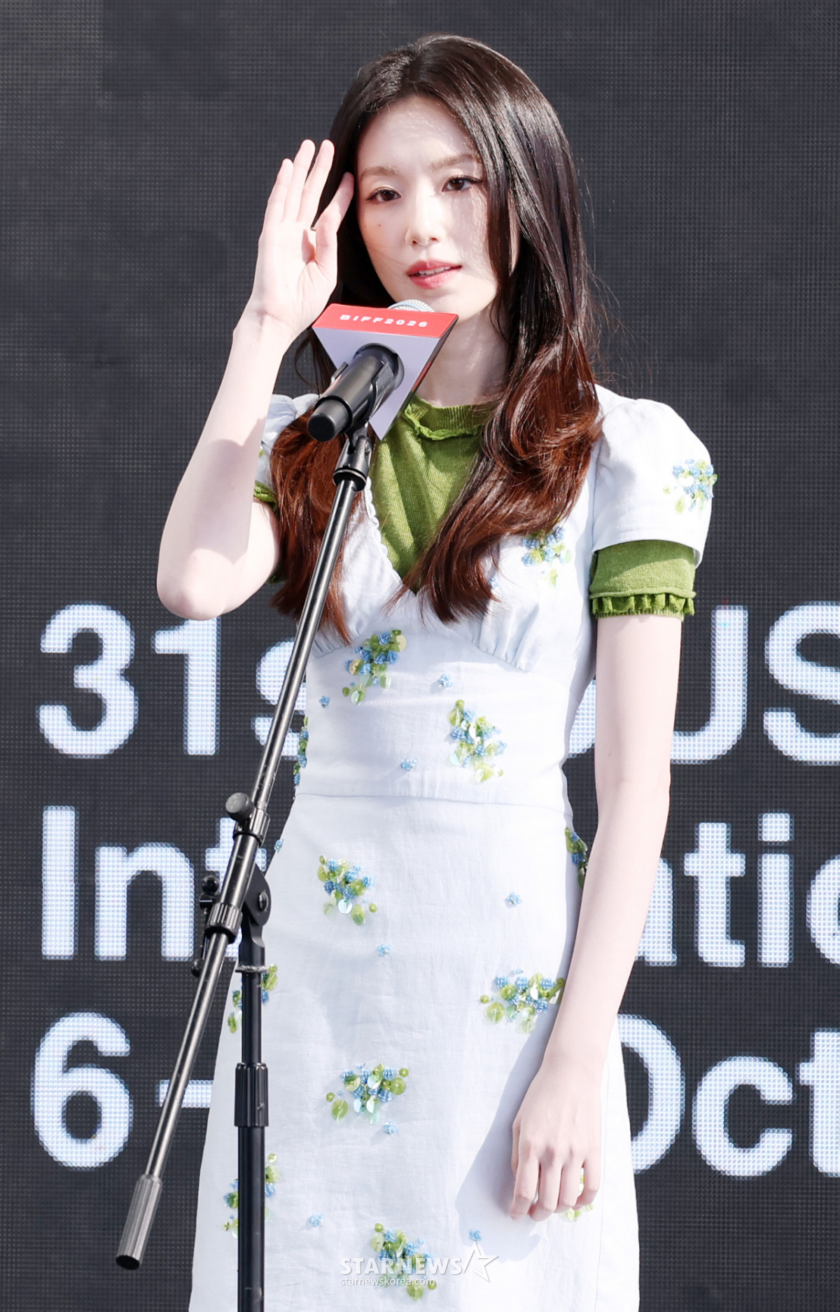 슈화, 햇살받아 예쁜 미모[★포토]