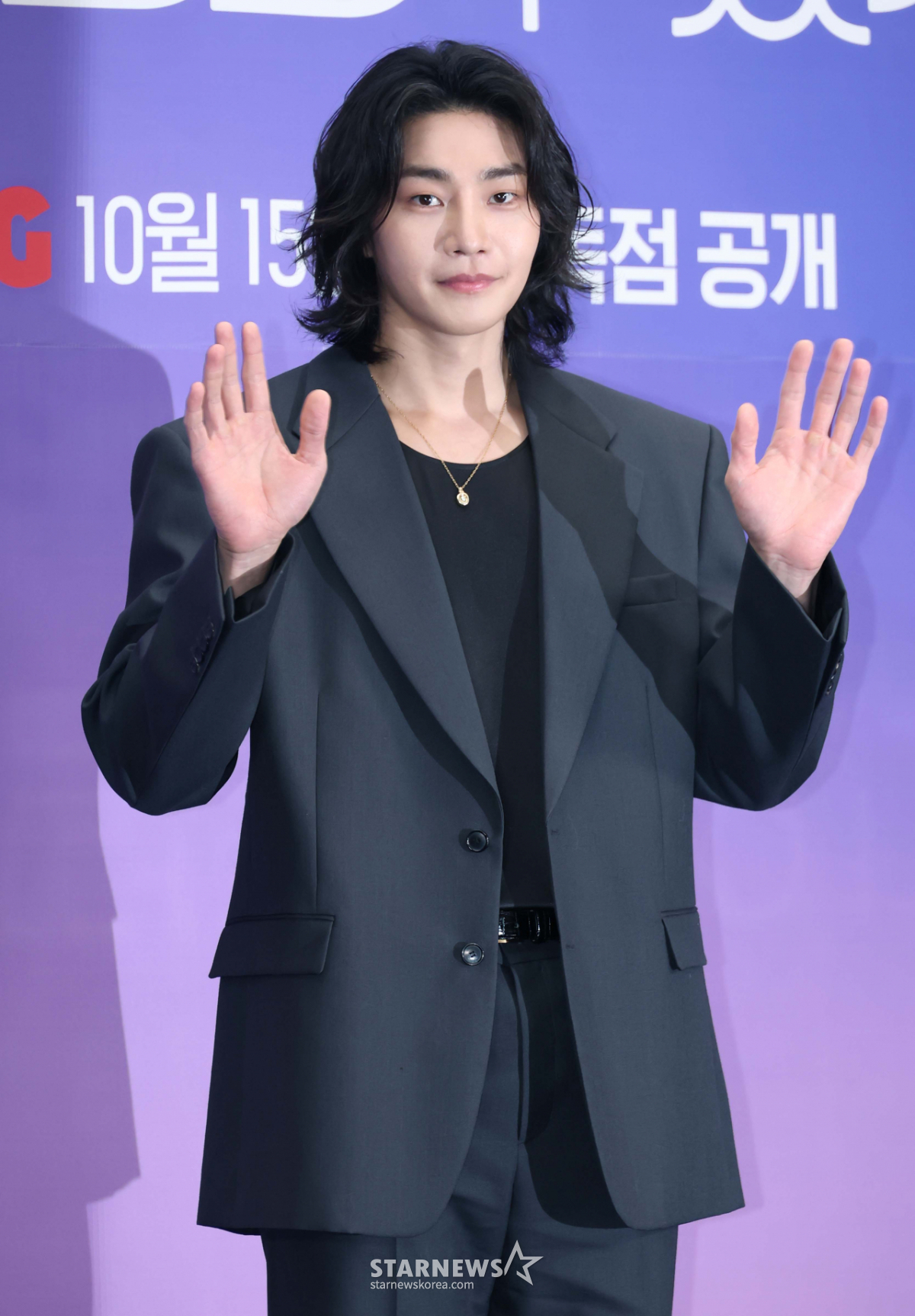 김재영 '여심 잡는 손인사'[★포토]