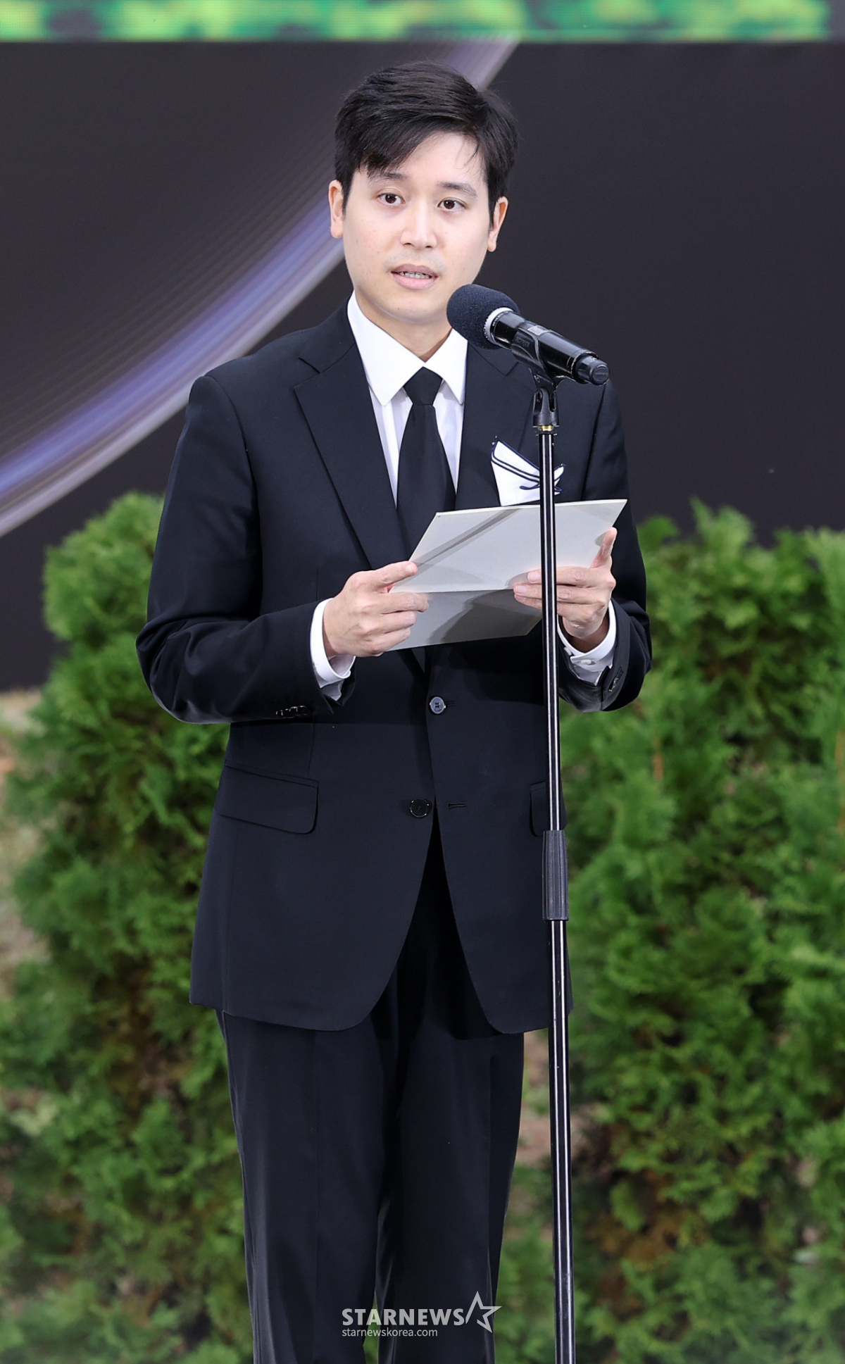 감사인사 전하는 故안성기 아들 안필립[★포토]