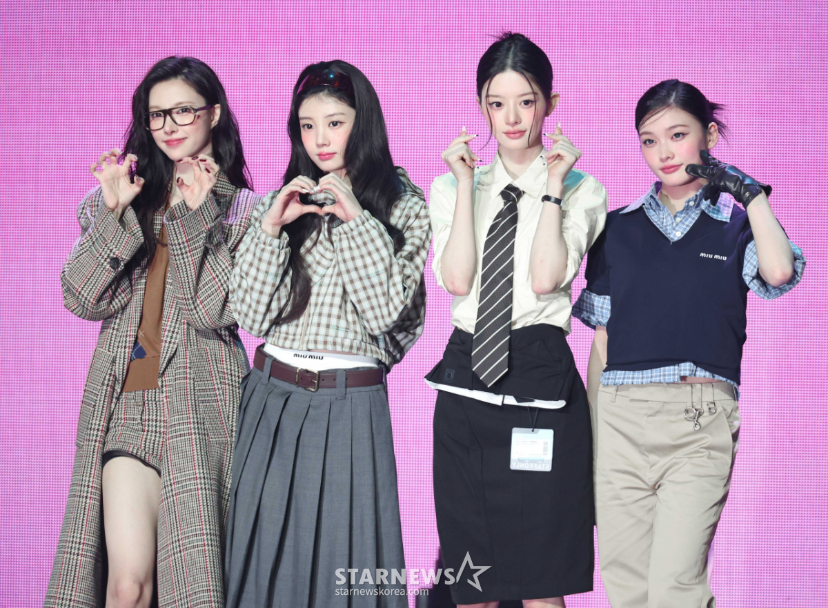 아일릿 '깜찍 손하트'[★포토]