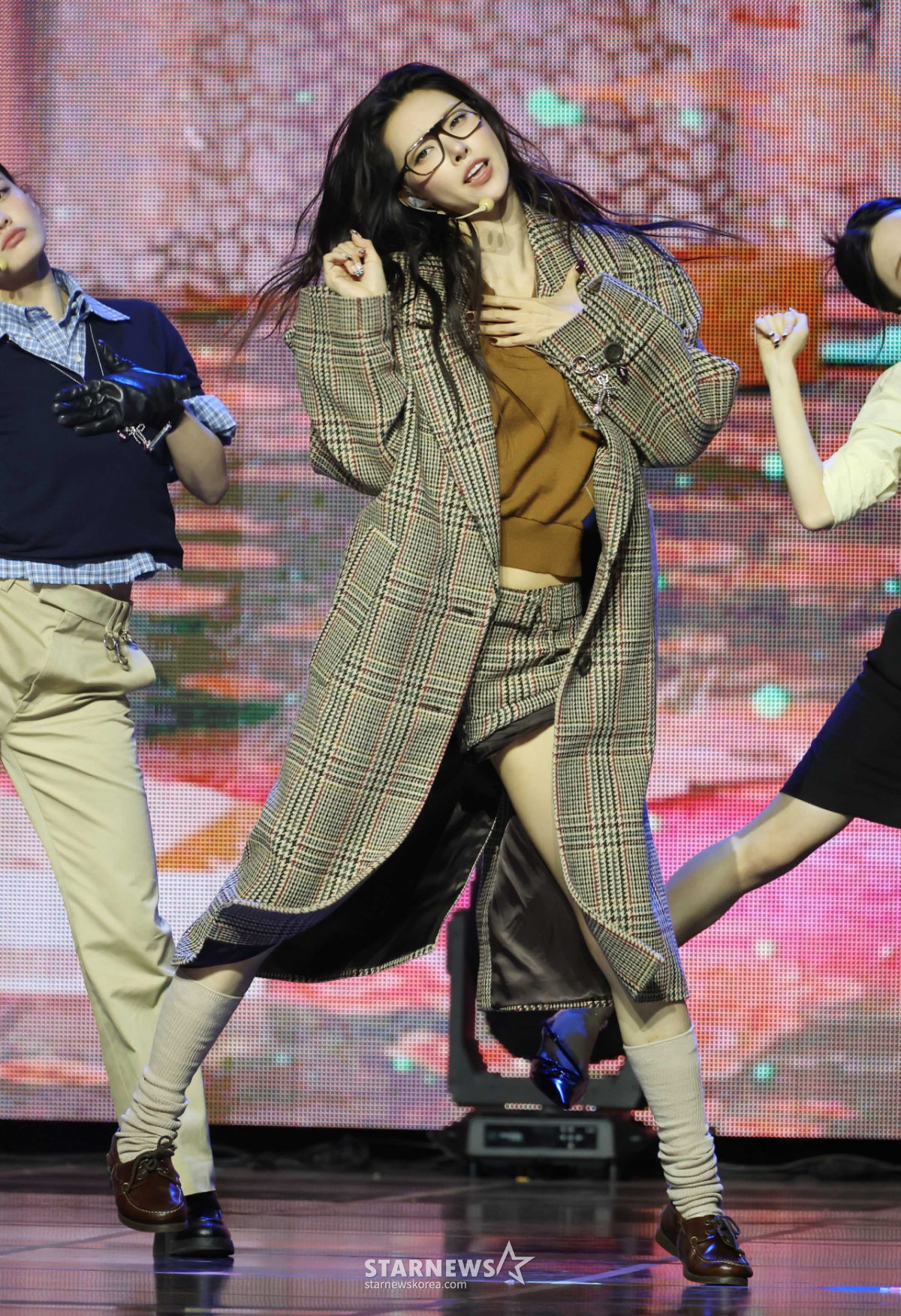 아일릿 윤아 '힘 넘치는 댄스'[★포토]