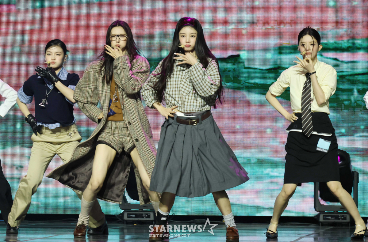 아일릿 '호루라기 댄스!'[★포토]