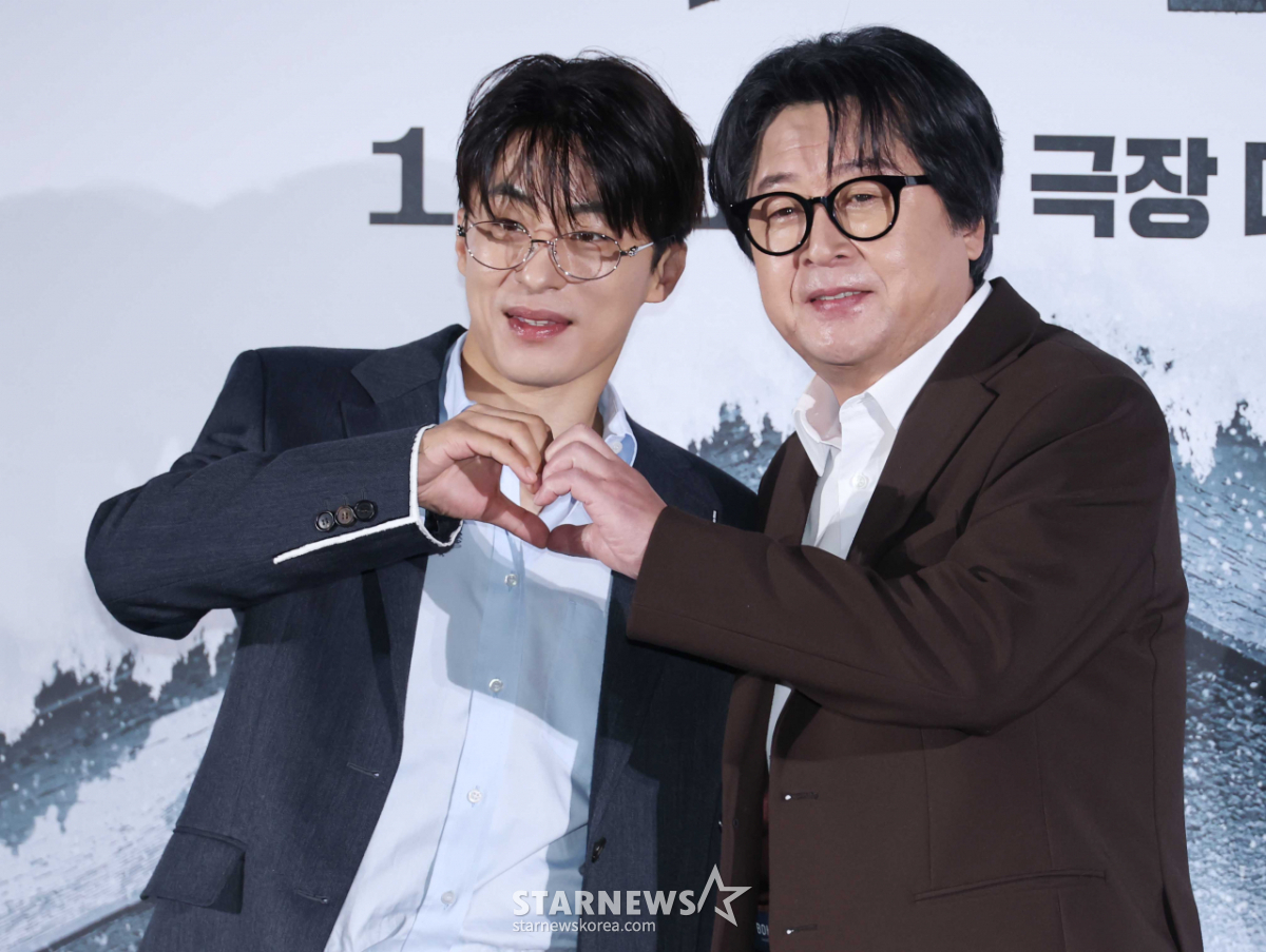 구교환-김윤석 '깜찍 손하트'[★포토]