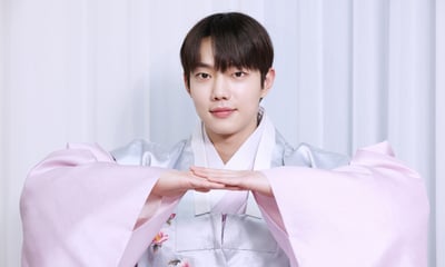 조준영 '병오년 붉은 말의 해, 행복하세요'