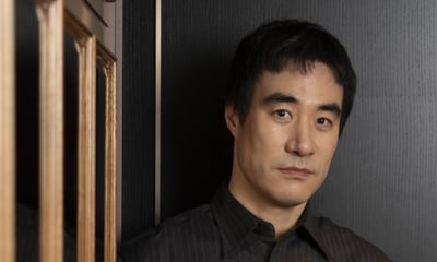 배성우 '시크한 눈빛'