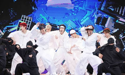 이펙스 ‘압도적인 컴백 무대’