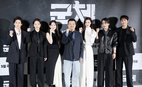 연상호 유니버스의 새로운 좀비물 '군체'[★포토]