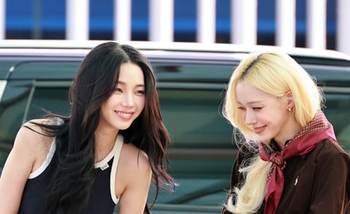에스파 카리나-윈터 '찐친 바이브~'[★화보]