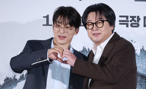 구교환-김윤석 '깜찍 손하트'[★포토]