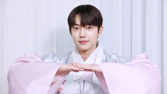 조준영 '병오년 붉은 말의 해, 행복하세요'