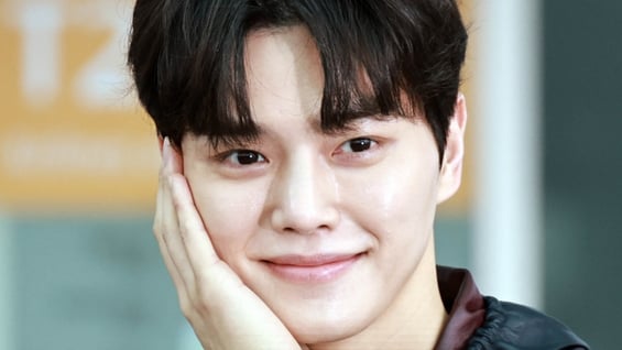 송강 '조각상의 하트!' 