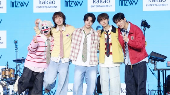 하츠웨이브, 스틸하트클럽 넘어 드디어 데뷔