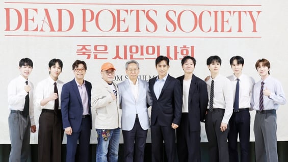영화에서 연극으로, '죽은 시인의 사회'