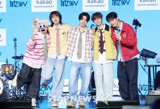 하츠웨이브, 스틸하트클럽 넘어 드디어 데뷔