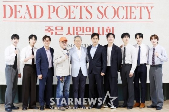 영화에서 연극으로, '죽은 시인의 사회'