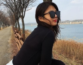 オム?ヒョンギョン、サングラスをしても?せない美貌が話題