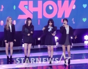 GFRIEND、『THE SHOW』2週連?1位…5冠王に